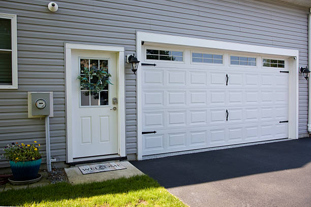 24/7 Emergency Garage Door Panel Replacement experts in Magnolia, OH